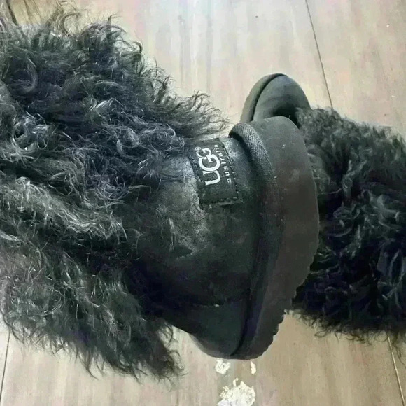 UGG Mongolian Short Boots Black 6 Super Fun Soft 37 - Picture 13 of 16